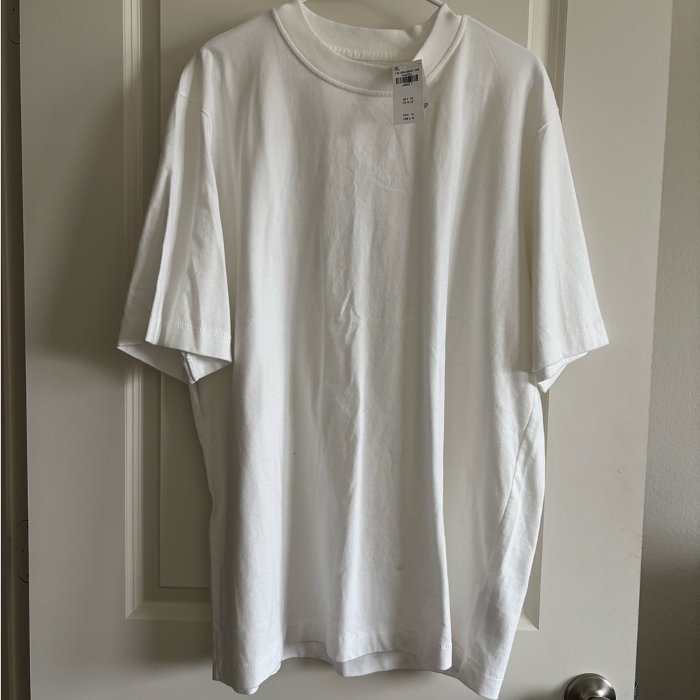 Abercrombie Men's White Crewneck T-Shirt